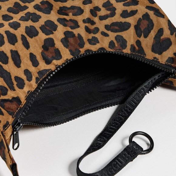 NWT Baggu Small Crescent Bag - Leopard - Picture 10 of 11